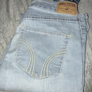 HIGH RISE SUPER SKINNY HOLLISTER JEANS